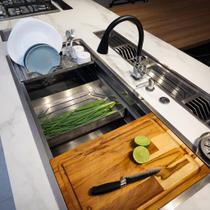 Cuba Workstation Estação Gourmet Profissional 80x47cm Inox 304 Com Acessórios Escorredor de Louças, Tabua de Corte E Cesto Multiuso