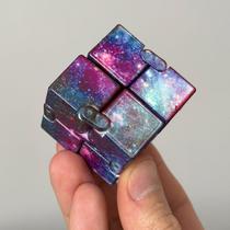 Cubo Mágico Articulado Galáxia Gadget de Mesa Anti Stress para Escritório e Momentos de Ansiedade Cubo Mágico Articulado Galáxia Gadget de Mesa Anti Stress para Escritório e Momentos de Ansiedade