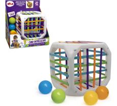 Cubo Sensorial Entrelaçado com 4 Bolinhas Chocalho Bebê 1 ano + Brinquedo Interativo Infantil Cubo Sensorial Entrelaçado com 4 Bolinhas Chocalho Bebê 1 ano + Brinquedo Interativo Infantil