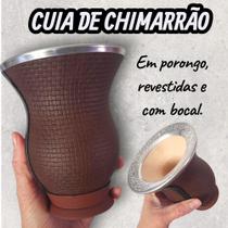 Cuia de Chimarrão em porongo revestida e com bocal.