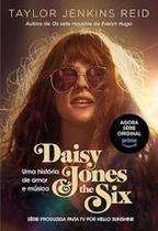 Daisy Jones and The Six - Capa Serie - PARALELA - GRUPO CIA DAS LETRAS