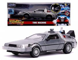 De Volta Para o Futuro II Carro Delorean Time Machine com Luz escala 1:24 Jada - Jada Toys De Volta Para o Futuro II Carro Delorean Time Machine com Luz escala 1:24 Jada - Jada Toys