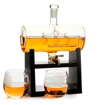Decanter Whisky Modelo Navegação Base em Madeira e Torneira com Dois Copos