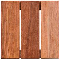 Deck em Placa de Madeira Modular Base Madeira 30cmx30cm Madersilva