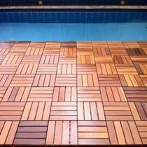 Deck em Placa de Madeira Modular Base Plástica 30cm x 30cm Madersilva