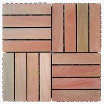 Deck em Placa de Madeiramodular Base Plástica 30x30cm Marrom Deck em Placa de Madeiramodular Base Plástica 30x30cm Marrom