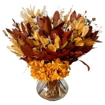 Decoração de Centro de Mesa com Arranjos de Flores Secas e Desidratadas