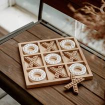 Decoração de mesa de café Tic Tac Toe Game NIKKY HOME Wood & White Decoração de mesa de café Tic Tac Toe Game NIKKY HOME Wood & White