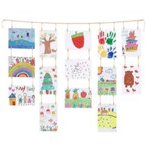 Decoração de parede Art Display KLOGTSIND Kids com 34 clipes, miçangas de madeira Decoração de parede Art Display KLOGTSIND Kids com 34 clipes, miçangas de madeira