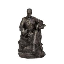 Decoração Escultura Pyotr Tchaikovsky Estátua Resina 23cm