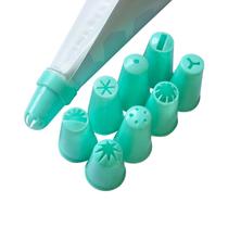 Decorador De Bolos C/ 09 Bicos Saco Confeiteiro Decor-útil Decorador De Bolos C/ 09 Bicos Saco Confeiteiro Decor-útil