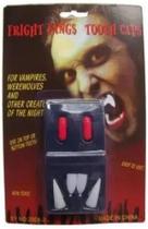 Dentes De Vampiro Com Sangue Falso E Capa Preta Com Gola