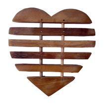 Descanso de panela coração 20cm de madeira maciça resistente - RODRIGUES CAMPOS