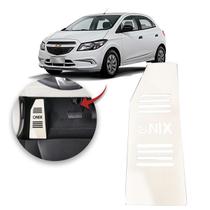 Descanso de Pé Chevrolet Onix 2013 a 2019 Aço Escovado Prata