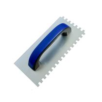 Desempenadeira de aço dentada - cabo plastico Desempenadeira de aço dentada - cabo plastico