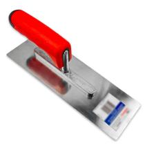 Desempenadeira de Aço Inox Compel 24,5 x 9CM C/ Cantos Arredondos Cabo Emborrachado P/ Efeitos Decorativos Pintores Azulejistas Profissional 12414