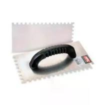 Desempenadeira Dentada em Aço com Cabo de Madeira - Max Desempenadeira Dentada em Aço com Cabo de Madeira - Max