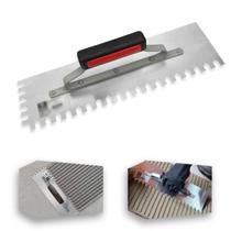 Desempenadeira Dentada Galo 307/04 40x12cm Aço Temperado C/Cabo Fechado Para Aplicação de Azulejos Pedreiros Azulejistas Profissional