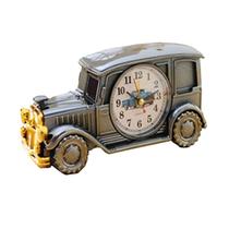 Despertador com design clássico em forma de carro vintage