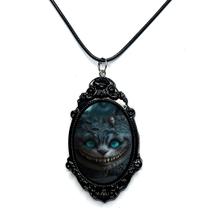 Desperte seu lado mágico com o camafeu Cheshire