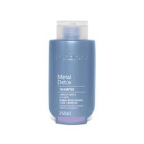 DIColore Metal Detox Shampoo Limpeza Suave e Eficiente Prepara os Fios Para Processos Químicos e Tratamentos 250ml