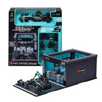 Diorama Pit Stop Fórmula 1 Miniatura Mercedes-AMG W15 44 Lewis Hamilton 2024 - Bburago - 1:43 Diorama Pit Stop Fórmula 1 Miniatura Mercedes-AMG W15 44 Lewis Hamilton 2024 - Bburago - 1:43