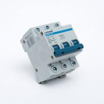 Disjuntor Din Tripolar Trifasico 70a Curva C para Segurança Proteção Sobrecarga Painel distribuição circuito poste geral padrao corrente elétrica - LUKMA