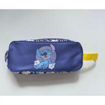 Disney Estojo Escolar Stitch School Basic S18a00780 Azul - Alça Amarela Disney Estojo Escolar Stitch School Basic S18a00780 Azul - Alça Amarela