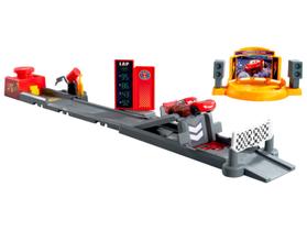 DISNEY PIXAR CARROS - PISTA DE LANÇAMENTO E ACROBACIAS TAÇA PISTÃO - INCLUI McQUEEN