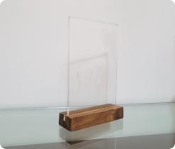 Display de Mesa em Pinus e Acrílico Transparente para Folhetos 15x21cm Display de Mesa em Pinus e Acrílico Transparente para Folhetos 15x21cm
