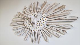 Divino Espirito Santo em Madeira de Parede - 76 x 43 cm