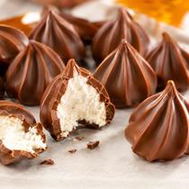 Doce Marshmallow Coberto Chocolate Tradicional Festa Mesa Doces 50 Unidades 800G
