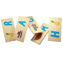 Domino de madeira educativo figuras e letras 70x35x3mm no estojo