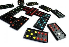 Domino plastico preto pintado