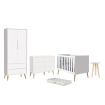 Dormitório Infantil Theo 2 Portas, Cômoda 6 Gavetas, Berço, Mesa de Canto Branco Fosco com Pés Madeira Natural e Colchão - Reller Móveis Dormitório Infantil Theo 2 Portas, Cômoda 6 Gavetas, Berço, Mesa de Canto Branco Fosco com Pés Madeira Natural e Colchão - Reller Móveis