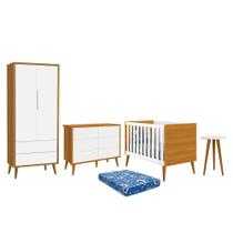 Dormitório Theo 2 Portas, Cômoda 6 Gavetas, Berço, Mesa de Canto com Pés Amadeirado e Colchão - Reller Móveis