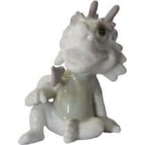 Dragão Sentado Mãos No Joelho - C96604 Dragão Sentado Mãos No Joelho - C96604