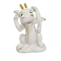 Dragão Sentado Sorrindo Mãos Na Cabeça - C96704
