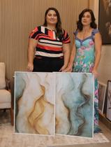 Duo de quadros abstratos marmorizados orgânicos tons claros turquesa 79,5x54cm moldura filete branca e vidro Duo de quadros abstratos marmorizados orgânicos tons claros turquesa 79,5x54cm moldura filete branca e vidro