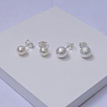 Dupla de Brincos Folheados a Prata Pérola e Bola Fosca