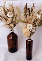 Dupla De Vasos Âmbar Com Buquês De Flores Secas Para Decorar