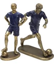 Dupla Estatuetas Decorativa Jogadores De Futebol Em Resina
