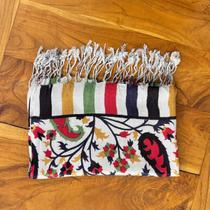 Echarpe Floral 100% Viscose Cinza Claro 70Cmx180Cm Echarpe Floral 100% Viscose Cinza Claro 70Cmx180Cm