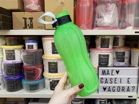 Eco Tupper Plus 1,5 Litros - Verde e Preto - Tupperware Eco Tupper Plus 1,5 Litros - Verde e Preto - Tupperware