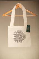 Ecobag Tipo Premium Vertical Com Fole Linha Algodão Mandala Indígena Ecobag Tipo Premium Vertical Com Fole Linha Algodão Mandala Indígena