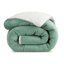 Edredom Bariloche Queen Dupla Face Sherpa - Alecrim - 100% Poliéster Edredom Bariloche Queen Dupla Face Sherpa - Alecrim - 100% Poliéster