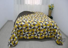 Edredom solteiro dupla face estampado geometrico amarelo