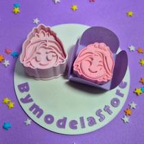 Ejetor para Brigadeiros e Docinhos Rapunzel Enrolados Ejetor para Brigadeiros e Docinhos Rapunzel Enrolados