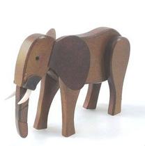 Elefante de madeira articulado