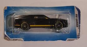 *Embalagem danificada* Hot Wheels Garage - 2010 Ford Mustang GT